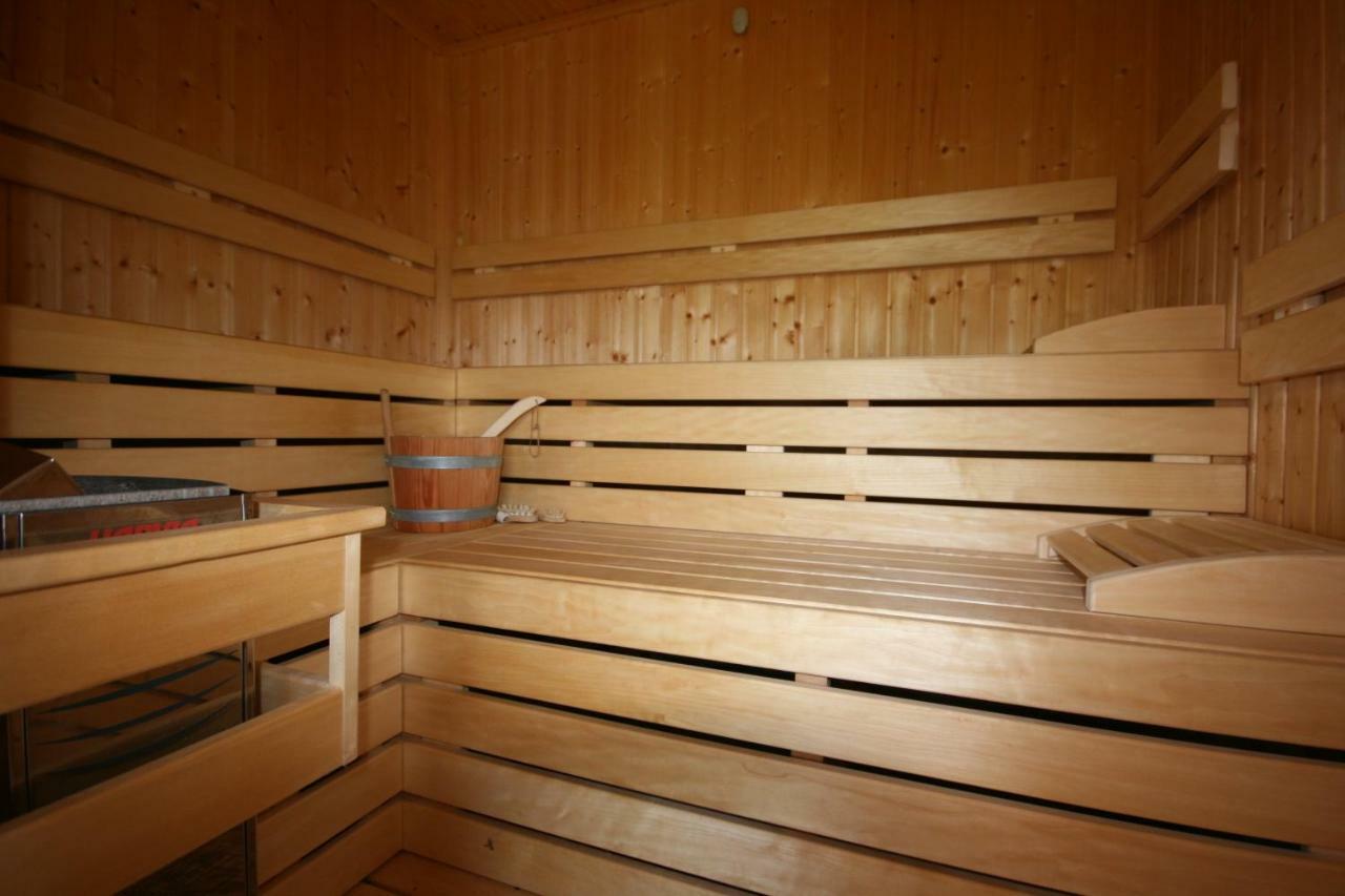 Walnut Apartment With Sauna And Pond Topolcany Exterior photo